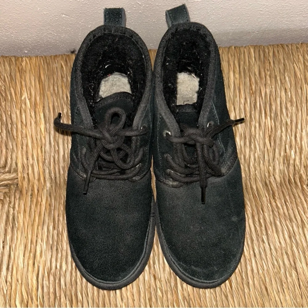 UGG Kids Black chucka Suede Boots